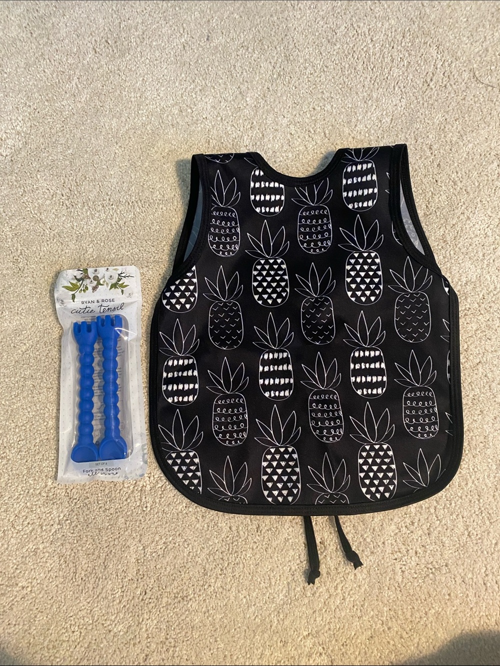 Bapron Pineapple print + Ryan and Rose Cutie Tensil